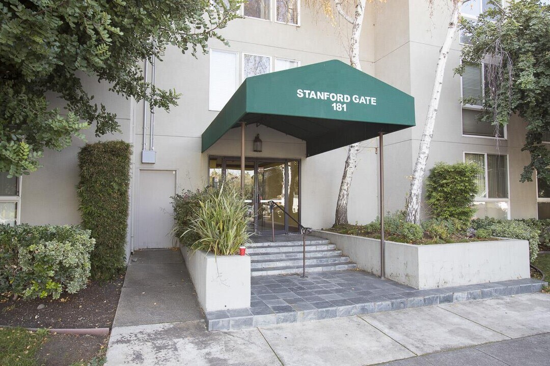 181 Del Medio Ave, Unit 210 in Mountain View, CA - Building Photo