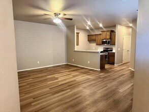 923 Coles Creek in Yukon, OK - Building Photo - Building Photo