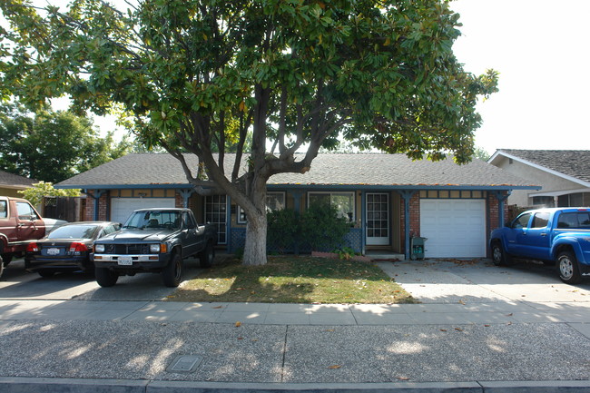 958 Desert Isle Dr in San Jose, CA - Building Photo - Building Photo