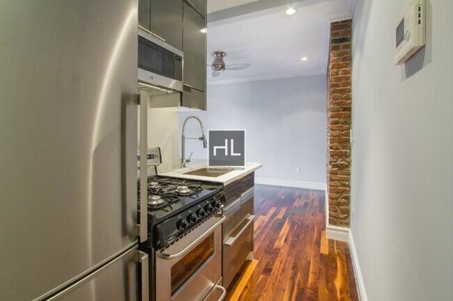 E 5TH ST., Unit 3 in New York, NY - Building Photo - Building Photo