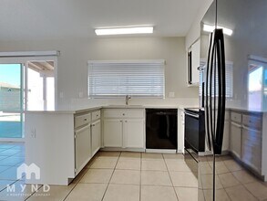 11110 W Glenrosa Ave in Phoenix, AZ - Building Photo - Building Photo