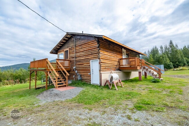 8153 Stewart Mountain Dr in Anchorage, AK - Building Photo - Building Photo