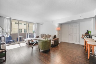 3232 Coral Wy-Unit -209 in Miami, FL - Building Photo - Building Photo