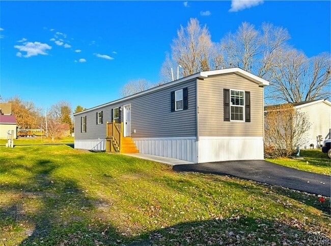 619 Kilkenny Dr in Utica, NY - Building Photo - Building Photo