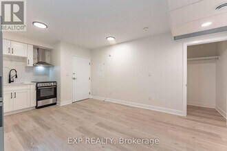 360-360 Lacasse Ave in Ottawa, ON - Building Photo - Building Photo