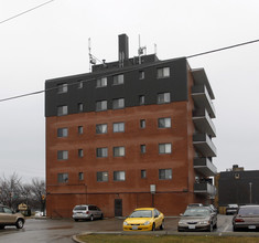 Flower Town Apartments in Brampton, ON - Building Photo - Building Photo