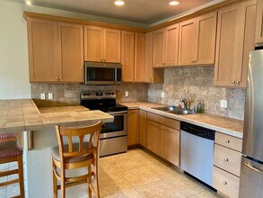 75-5754-5754 Alahou St in Kailua Kona, HI - Building Photo - Building Photo
