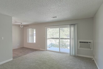 The Element Apartments in Reno, NV - Building Photo - Interior Photo
