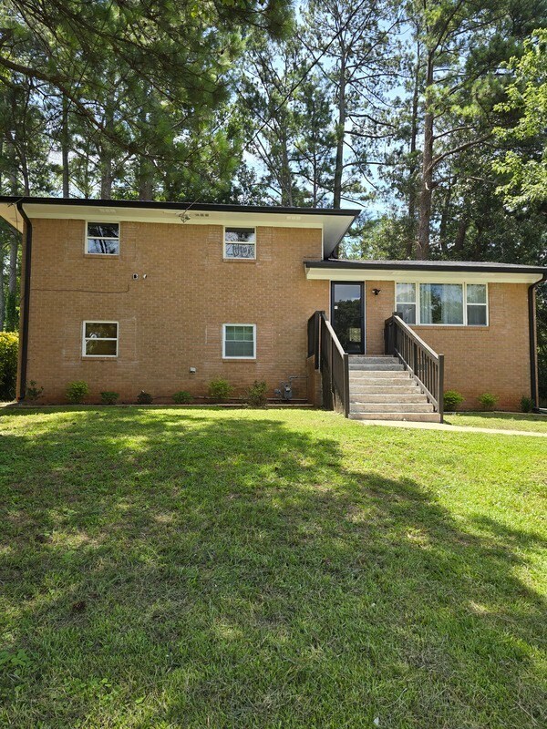 property at 2138 Kilarney Rd