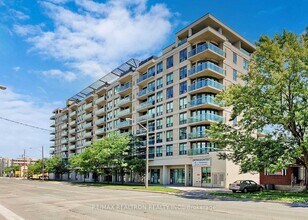 935 Sheppard Av W in Toronto, ON - Building Photo - Building Photo