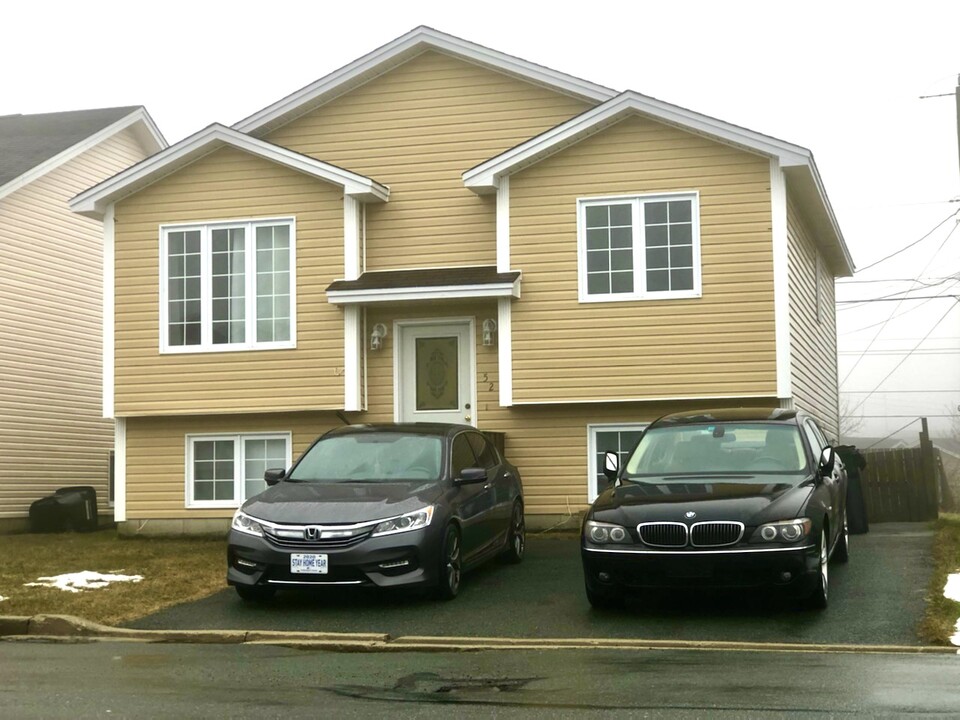 52 Beauford Pl in St John's, NL - Building Photo