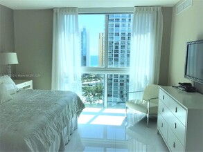 250 Sunny Isles Blvd in Sunny Isles Beach, FL - Building Photo - Building Photo