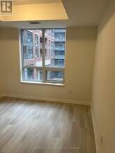 3260 Sheppard Ave E in Toronto, ON - Building Photo - Building Photo