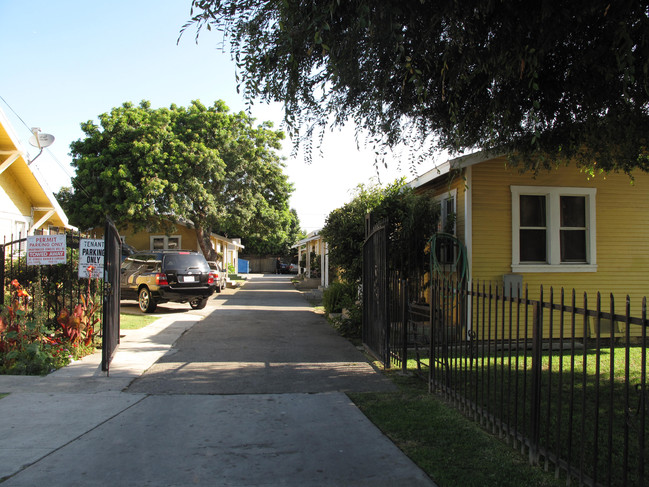 3337 Norton Ave in Lynwood, CA - Building Photo - Building Photo