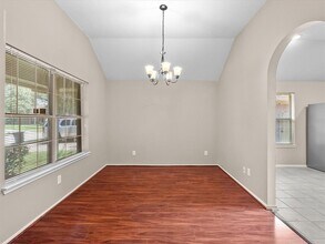 214 Mammoth Springs Ln in Dickinson, TX - Building Photo - Building Photo