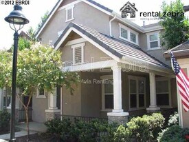 103 Pelican St in Brentwood, CA - Building Photo