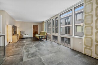 1044 Ontario St in Oak Park, IL - Building Photo - Building Photo