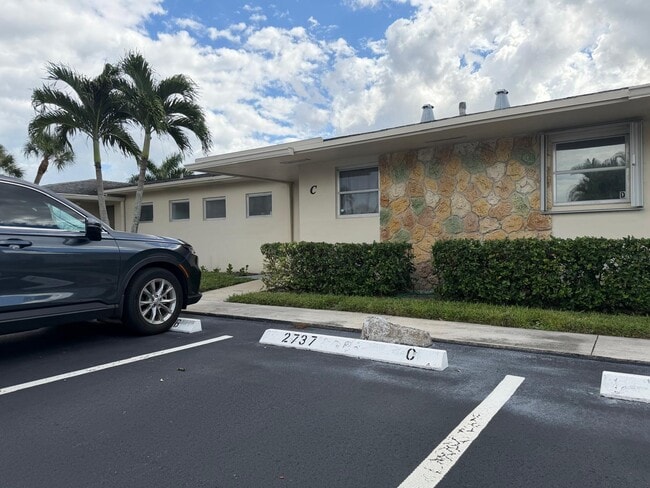 2737 Emory Dr E in West Palm Beach, FL - Building Photo - Building Photo