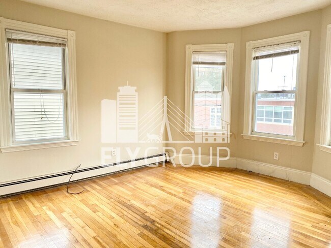 16 Webster Ave, Unit 3 in Somerville, MA - Building Photo - Building Photo