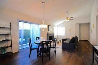 518 Hunters Glen St in Lewisville, TX - Building Photo - Building Photo