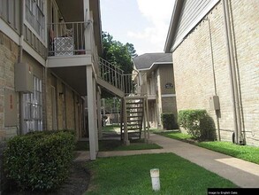 1320 Gessner Rd in Houston, TX - Building Photo - Building Photo