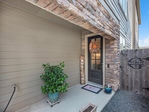 1762 Sierra Crest Dr in Houston, TX - Foto de edificio - Building Photo