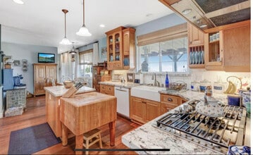 2088 Mother Grundy Truck Trail in Jamul, CA - Foto de edificio - Building Photo