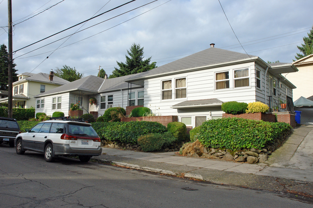 3111-3127 SE 10th Ave in Portland, OR - Building Photo