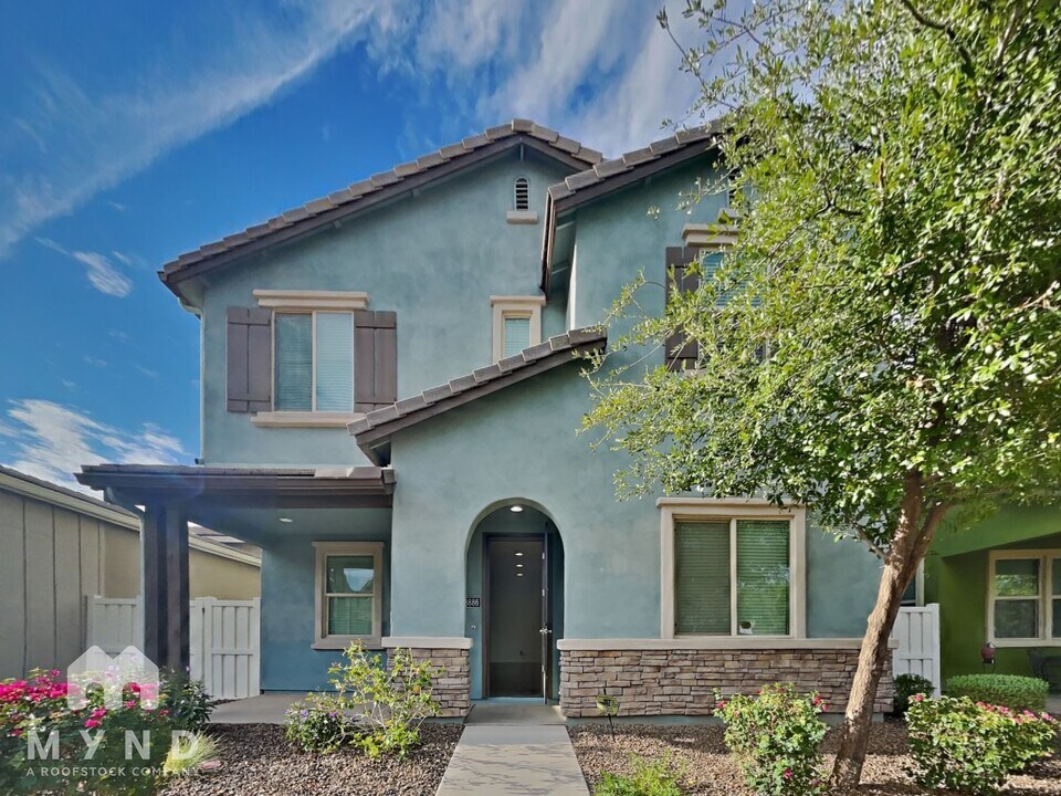 3886 E Robert St in Gilbert, AZ - Building Photo