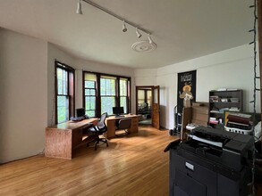 717 W 18th St in Chicago, IL - Building Photo - Interior Photo