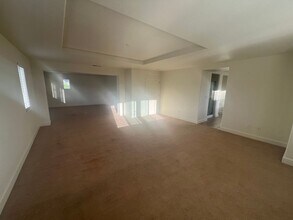 145 Abelia Ln in Patterson, CA - Building Photo - Building Photo