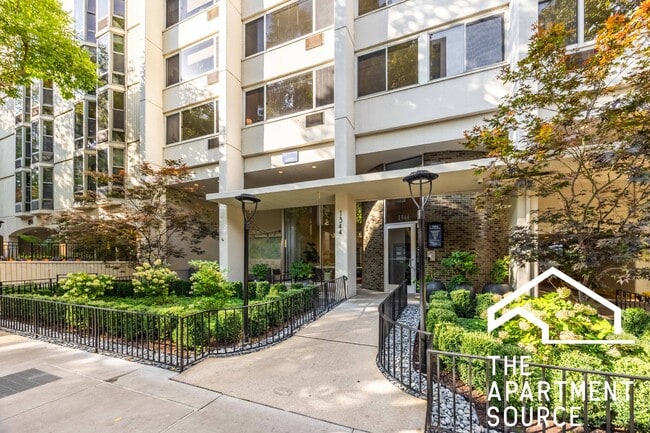 property at 1344 N Dearborn St