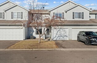 608 Roundhouse St in Shakopee, MN - Building Photo