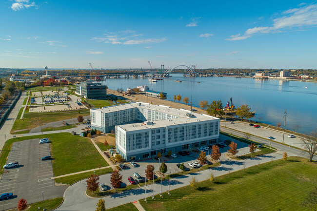 WaterFront Apartments in Moline, IL - Building Photo - Building Photo