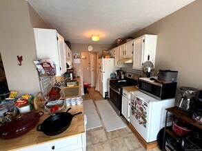 24 Southwind Ln in Milford, CT - Building Photo - Building Photo
