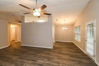 7324 Ironside Dr W in Jacksonville, FL - Building Photo - Building Photo