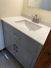 10300 W Beacon Hill Dr in Franklin, WI - Building Photo - Building Photo