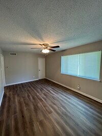 1101 Sorrells Dr photo'