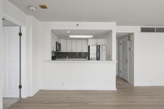 1341 Kapiolani Blvd in Honolulu, HI - Building Photo - Building Photo