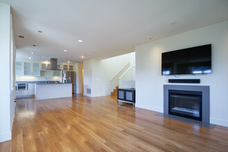 420 Cornell Ave in Albany, CA - Building Photo - Interior Photo