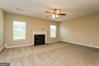 6792 Foxfire Pl in Atlanta, GA - Building Photo - Building Photo