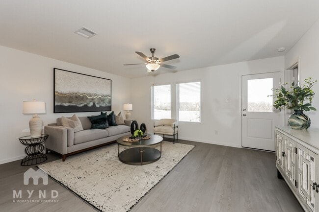 2709 Ctr Crk Ln in Fort Worth, TX - Foto de edificio - Building Photo