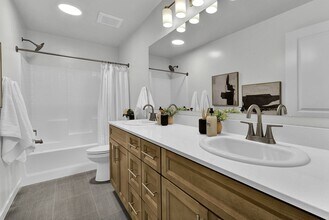 4077 S Lone Pne Wy in Meridian, ID - Building Photo - Building Photo