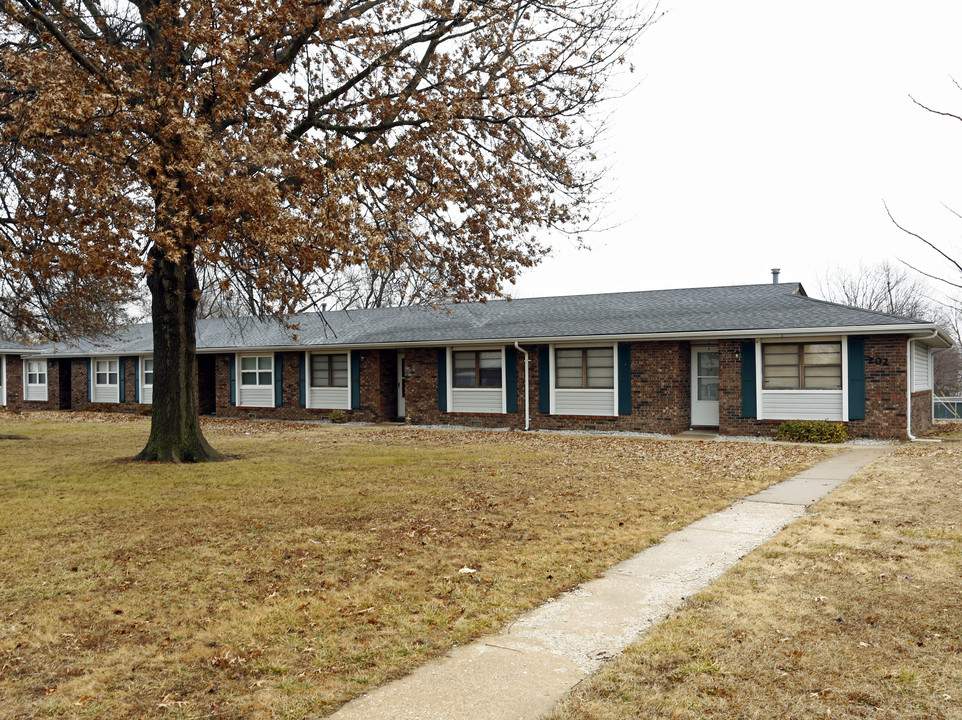 202-206 S Fort St in Nixa, MO - Building Photo