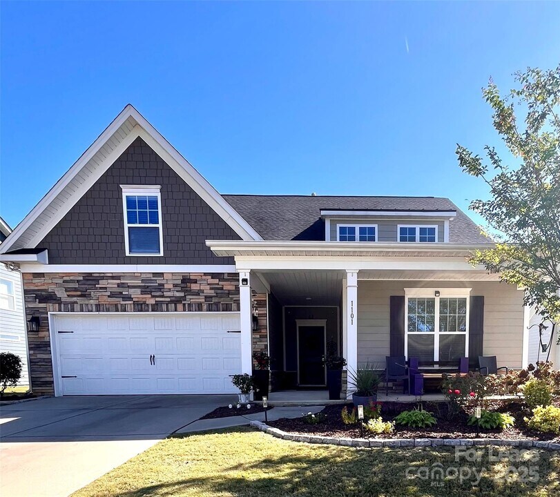 1101 Waterlily Dr in Indian Land, SC - Foto de edificio