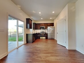 1199 Tan Tara Trail in Jacksonville, FL - Foto de edificio - Building Photo