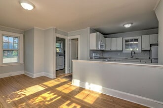 25 Miles St in Milford, CT - Building Photo - Building Photo