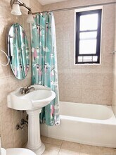 83-60 Vietor Ave in Queens, NY - Building Photo - Building Photo