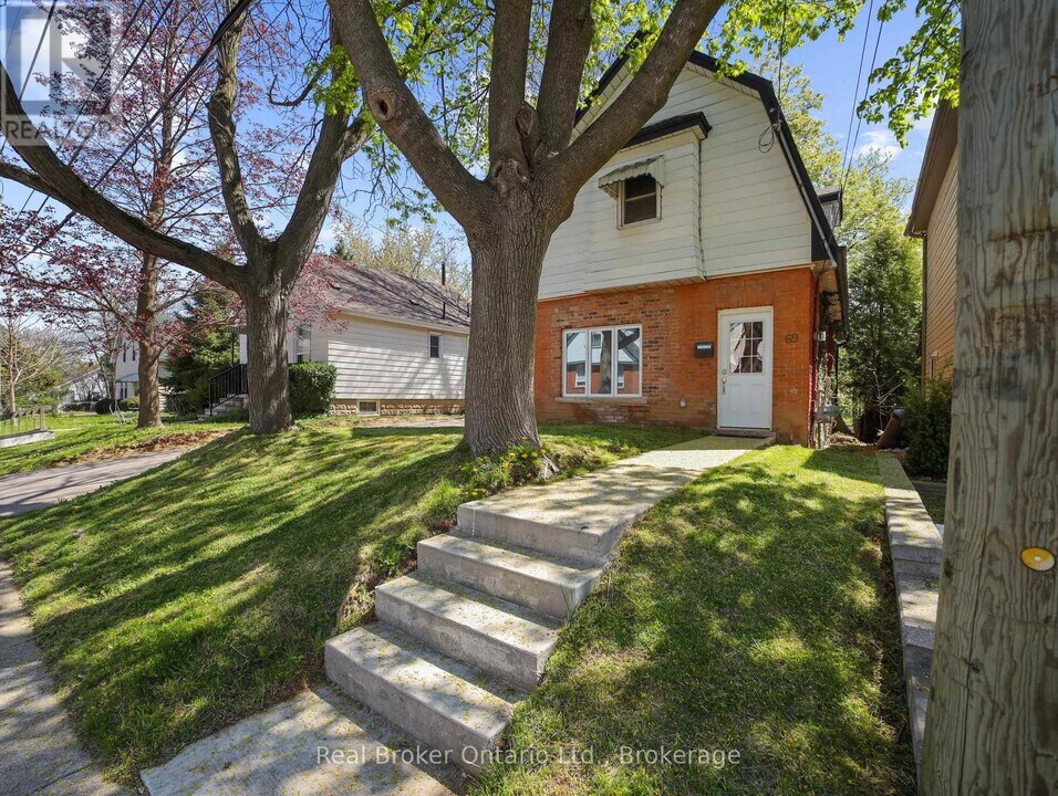 69 Hillview St in Hamilton, ON - Building Photo