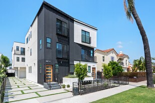 3021 Somerset Dr, Unit 3021 1/2 in Los Angeles, CA - Building Photo